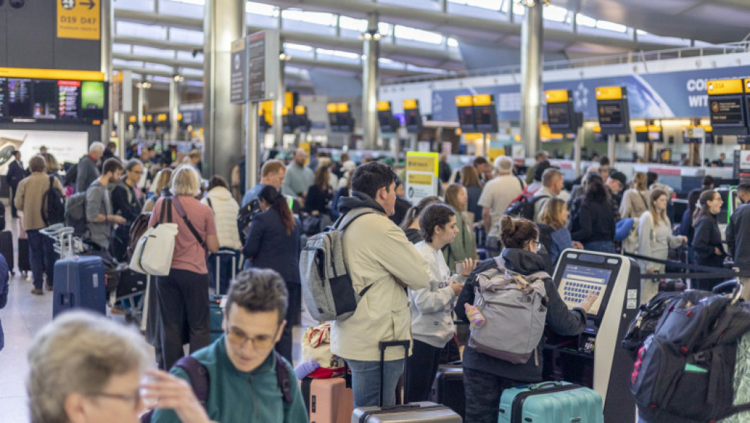 Atac ransomware paralizează aeroporturi europene, ancheta este în curs