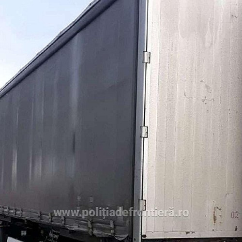 Țară europeană, interceptată cu peste 6 tone de textile murdare la Vama Petea