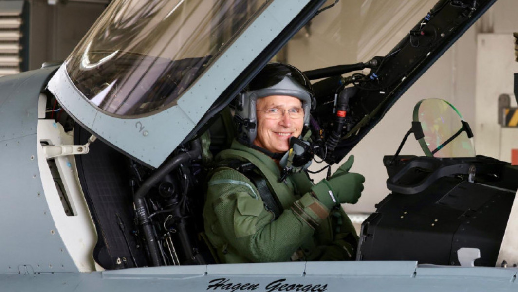 Secretarul general al NATO, Jens Stoltenberg, a zburat cu un avion de luptă german deasupra Mării Baltice pentru a verifica protecția spațiului aerian al Alianței Nord-Atlantice