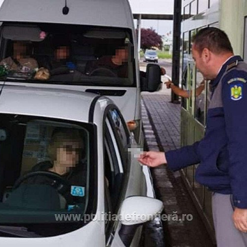 Autoturism fara drept de circulatie, blocat la frontiera Romaniei
