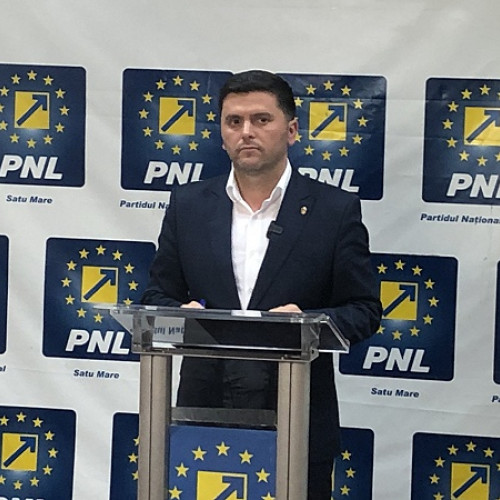Adrian Cozma va arăta documente doveditoare ale hoțiilor UDMR și PSDpe panourile electoralerenunțând la afișele proprii