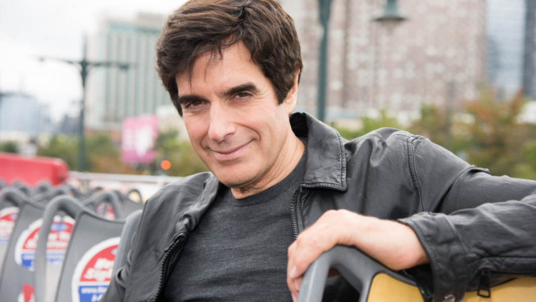 Iluzionistul celebru David Copperfield acuzat de violenţă sexuală de mai multe femei, printre care si minore