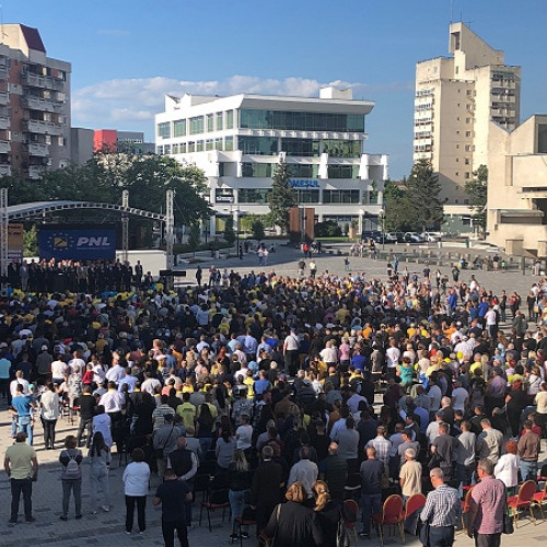Demonstrație de forță la lansarea candidaților PNL în Satu Mare