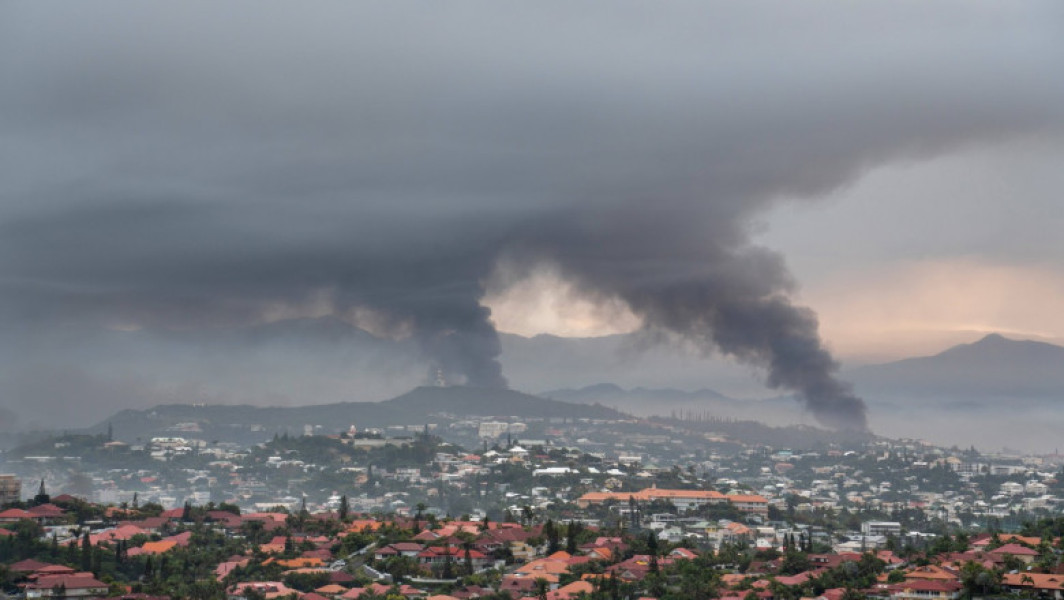 Trupele sale în Noua Caledonie, controlul asupra insulei devastate de rebeli amenințat