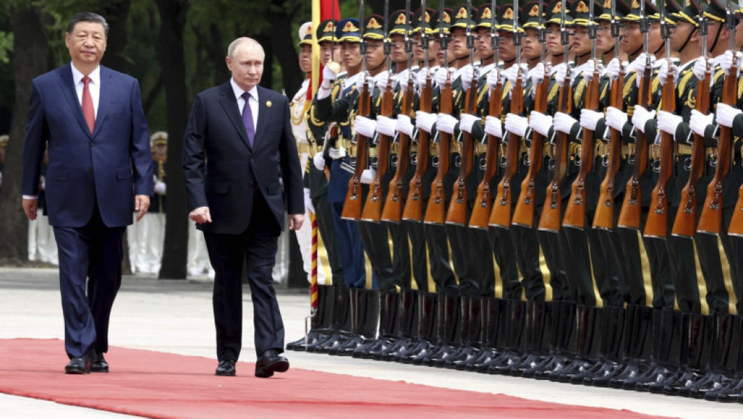 Ministrul britanic al Apărării acuză China de furnizarea armelor letale către Rusia pentru a fi folosite în Ucraina: "Lumea trebuie să se trezească