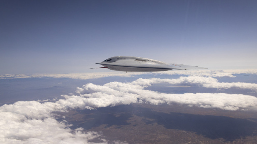 Galerie Foto Aviația SUA a publicat primele imagini cu noul bombardier nuclear invizibil B-21 „Raider”, într-un zbor de testare