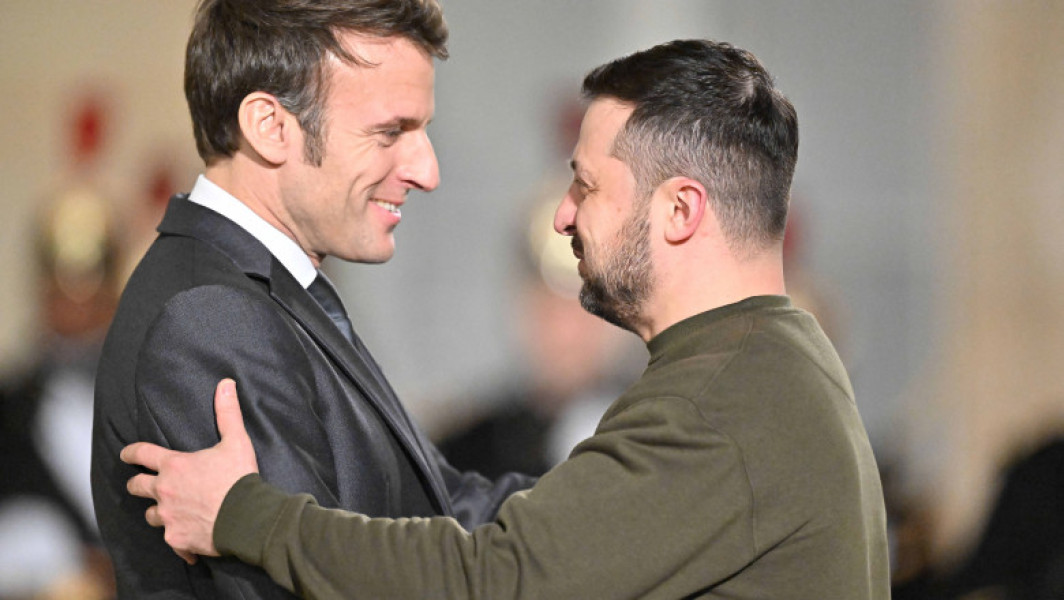 Zelenski merge în Franța săptămâna viitoare. Macron: O să spun foarte precis cum ajutăm Ucraina în continuare