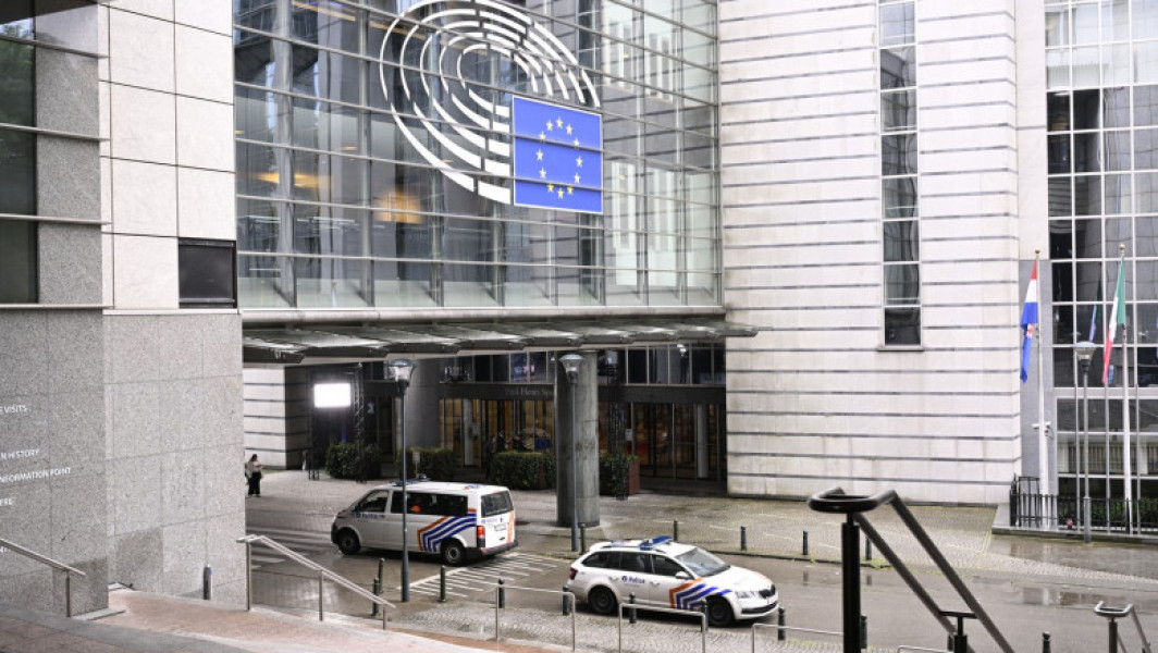 Percheziţii la sediile din Bruxelles şi Strasbourg ale PE. Un asistent al unui europarlamentar german ar fi răspândit propaganda rusă