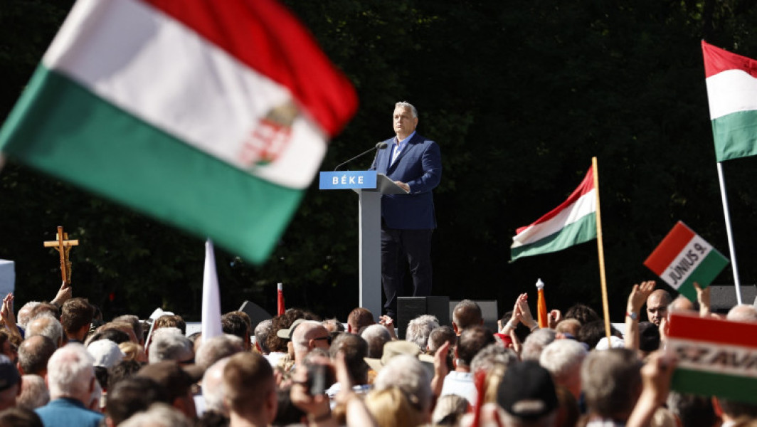 „Europa inaugurează drumul spre iad”. Viktor Orban și-a scos susținătorii în stradă cu mesaje anti-UE și pro-ruse, înainte de alegeri