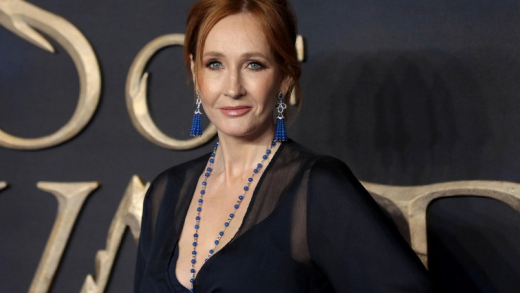 Celebra scriitoare J.K. Rowling a primit mesaje „înfricoșătoare” prin care era amenințată că va fi „ucisă cu un ciocan”