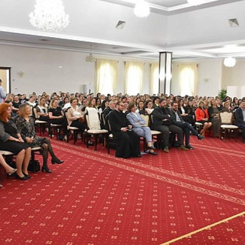 Sute de părinți și profesori la conferința regională Un strigăt de ajutor