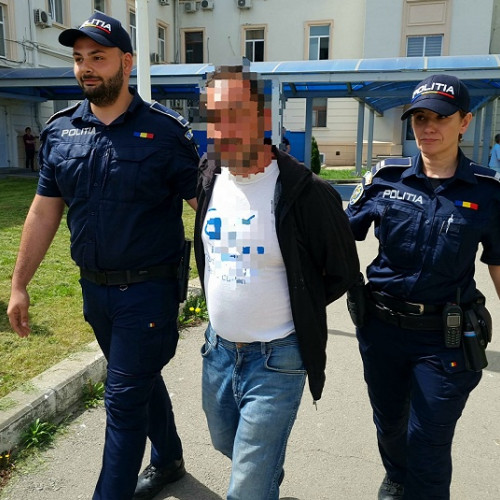 Bărbați viteji, scoși din casă cu Poliția după ce și-au amenințat nevestele cu bătaia