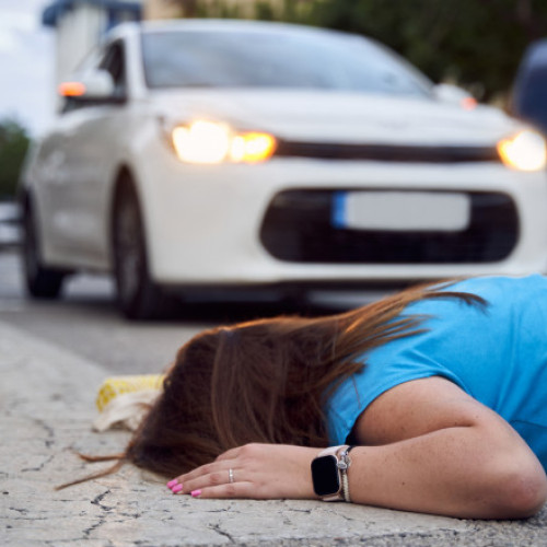 Șofer cercetat sub control judiciar după ce a lovit o femeie pe trecerea de pietoni