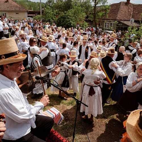 Răzbunare politică la Ansamblul Folcloric &quot;Doruri Satmarene&quot;